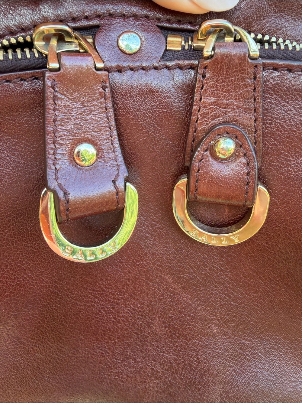 Bally VINTAGE Y2K Cognac Leather Shoulder Baguette Bag Pristine Gold Hardware - Picture 15 of 16
